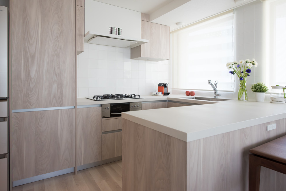 This is an example of a modern kitchen in Tokyo.