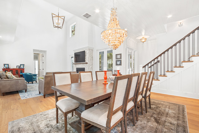 935 17th Ave NE mediterraneo-comedor