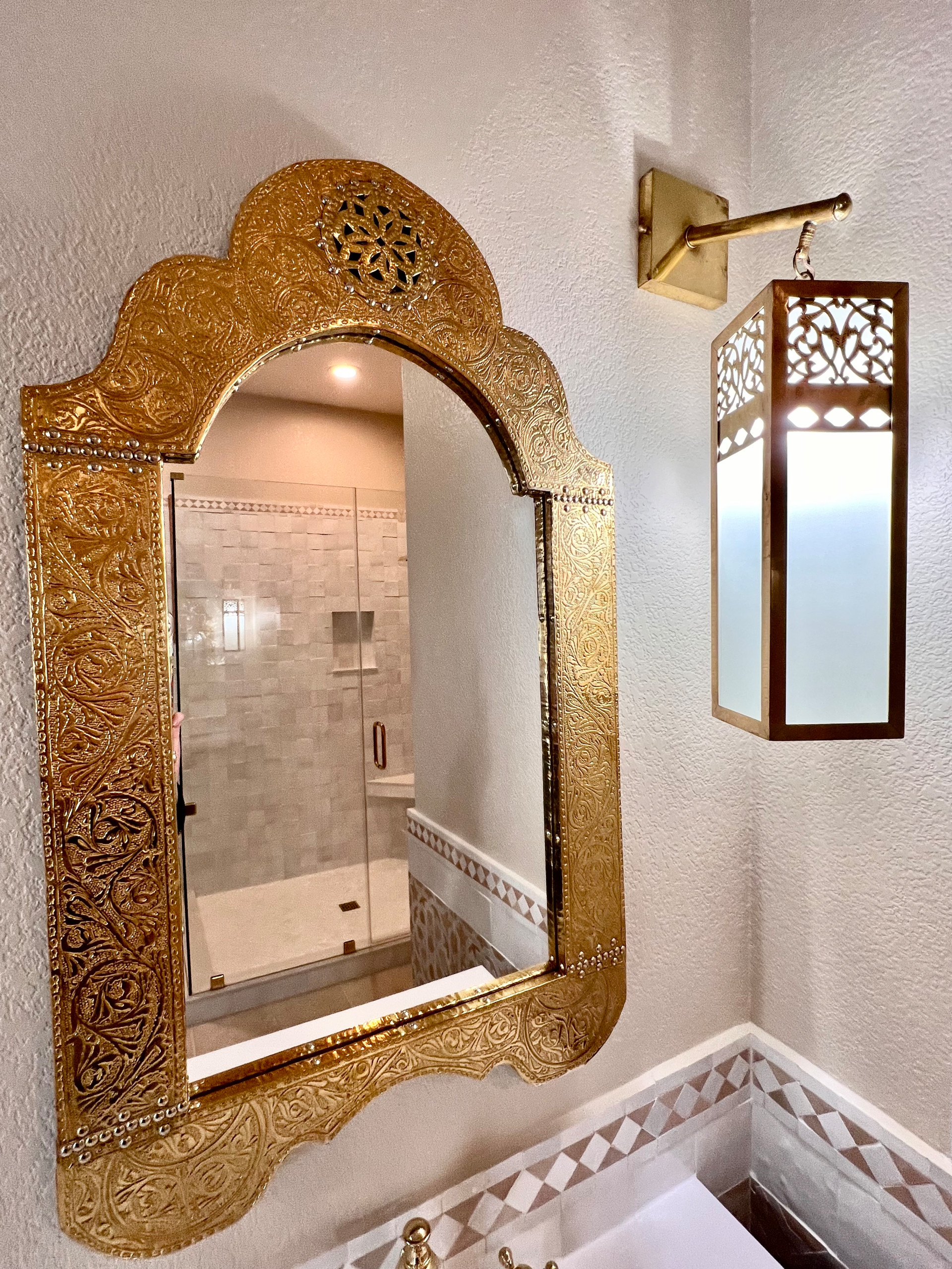 Excellent Design Requires a Subtle Tones When Accessories are Bold