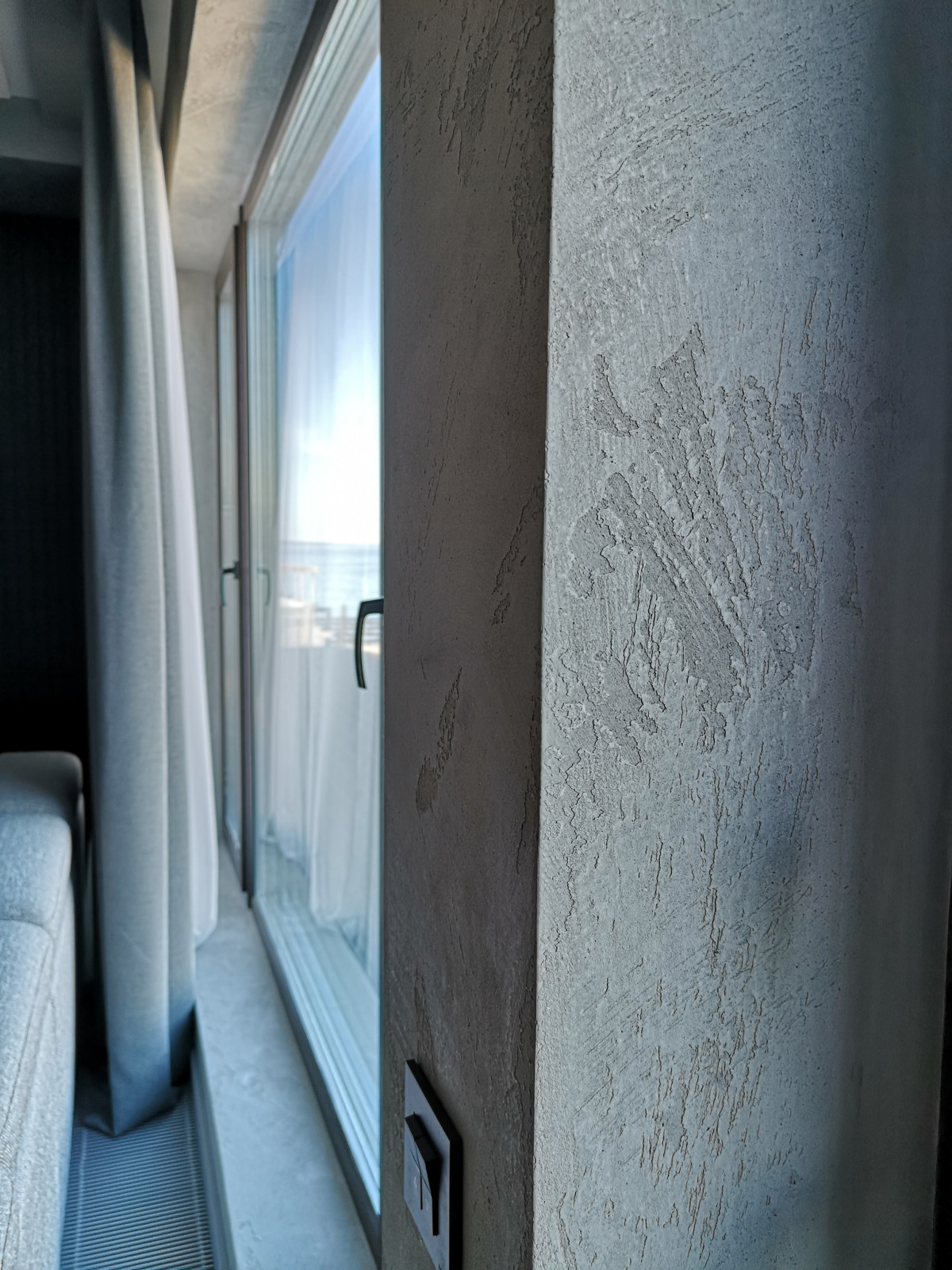 Частный дом на берегу залива. Отделка декоративной штукатуркой