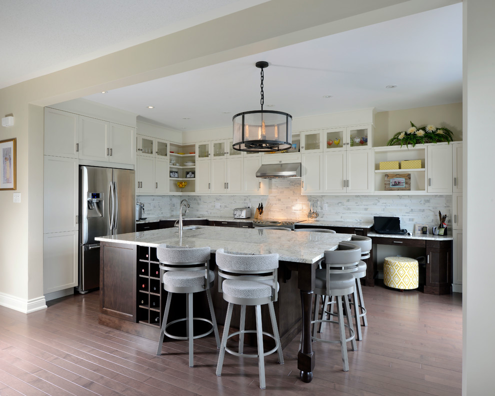 Kitchen - transitional kitchen idea in Ottawa