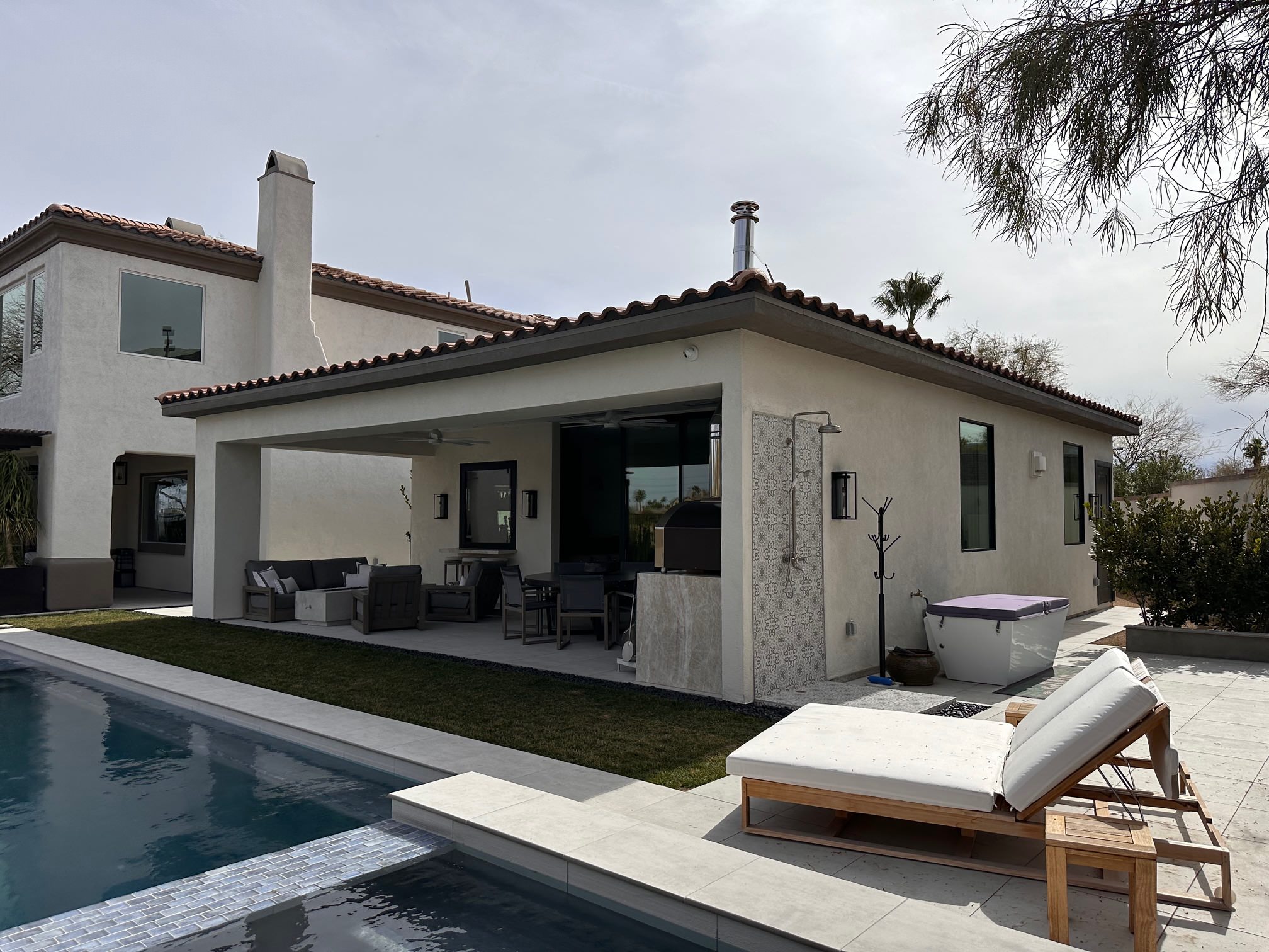 Red Rock Poolhouse/Gym