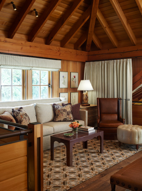 Brookside rustico-salon