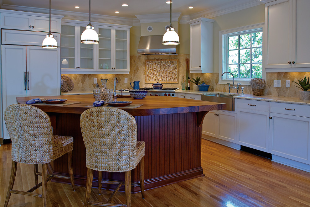 Inspiration for a tropical kitchen remodel in Charleston