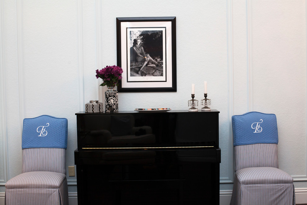 Home design - transitional home design idea in Miami
