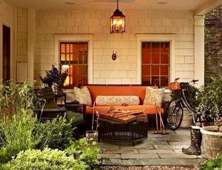 Inspiration for a transitional home design remodel in Chicago