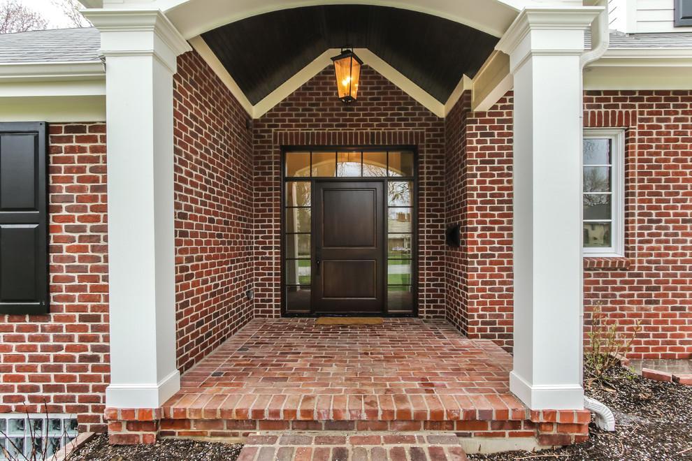 Design ideas for a traditional entryway in Kansas City.