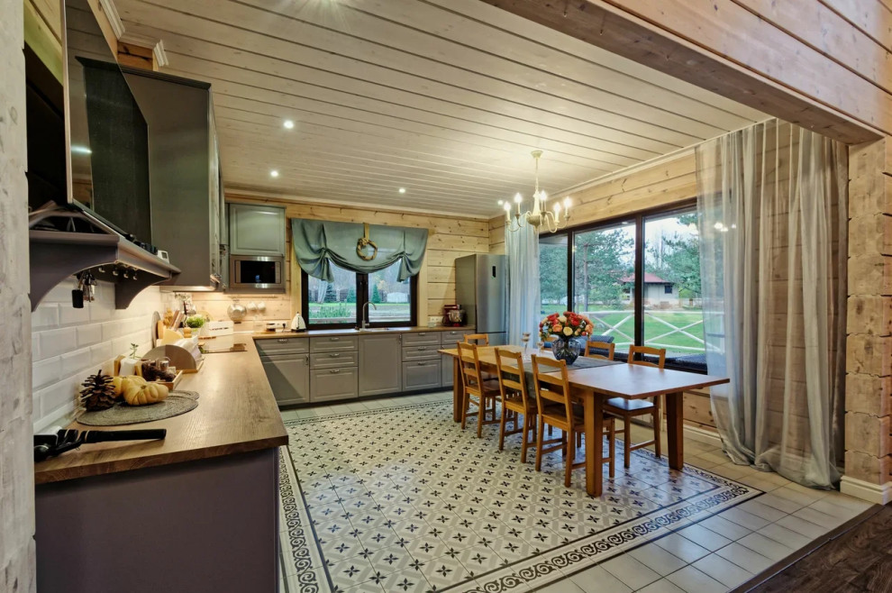 Дом на берегу озера в деревне Силино