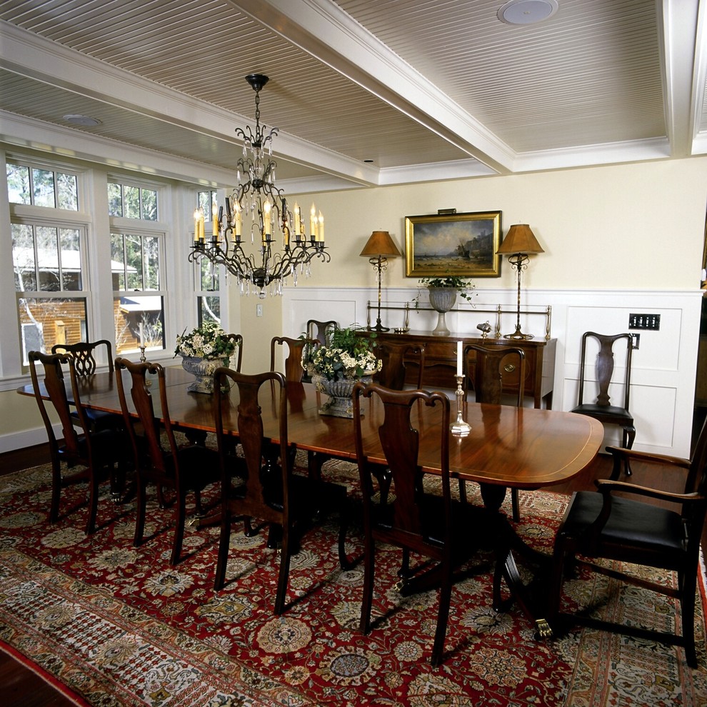 Design ideas for a traditional dining room in Baltimore.