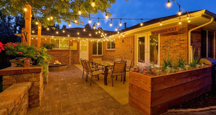 Photo of a traditional patio in Denver.