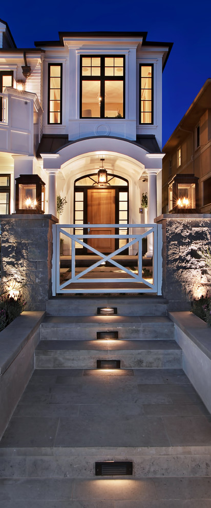 Example of a transitional entryway design in Orange County