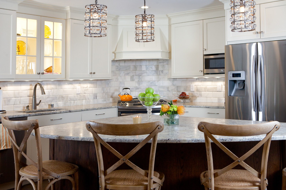 Kitchen - transitional kitchen idea