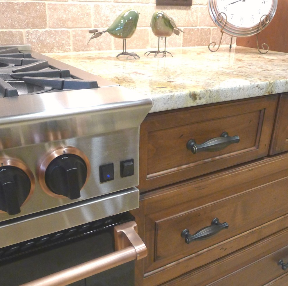 Inspiration for a rustic home design remodel in Cincinnati