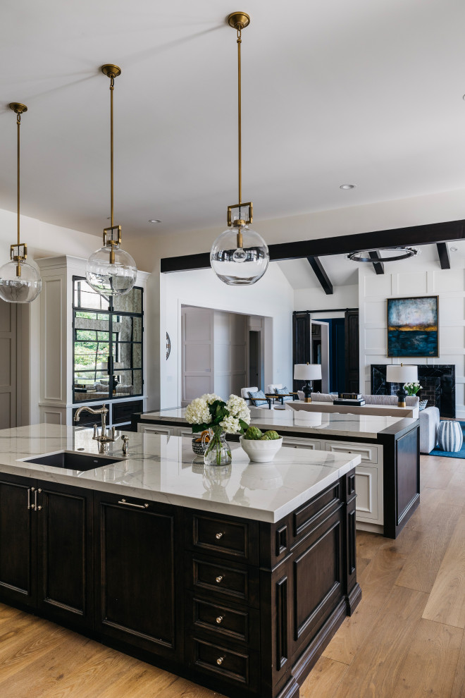 Example of a transitional kitchen design in Phoenix