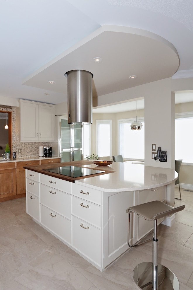 Transitional kitchen photo in Ottawa