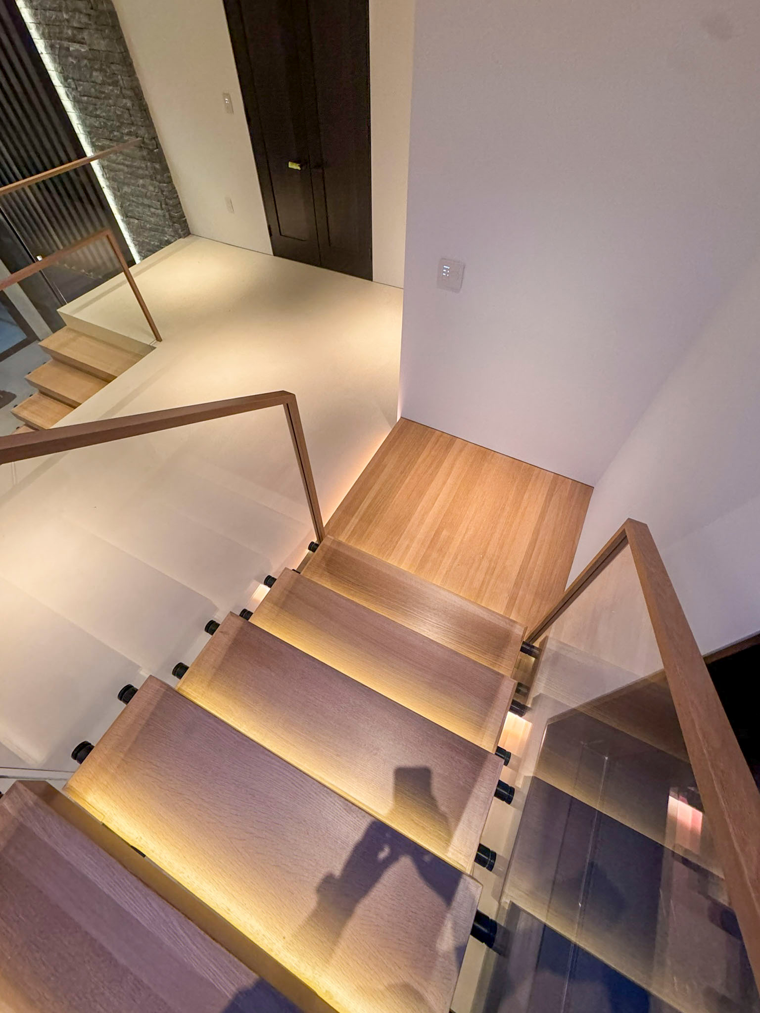126_Visually Open and Light Contemporary Staircase, Mclean, VA 22102