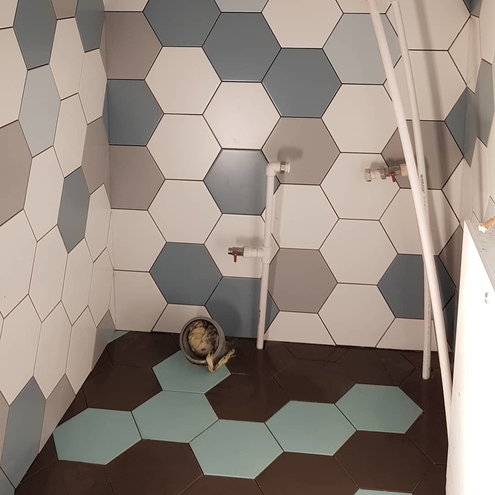 санузел из гексагона 20*20 производство "Keramma marazzi"