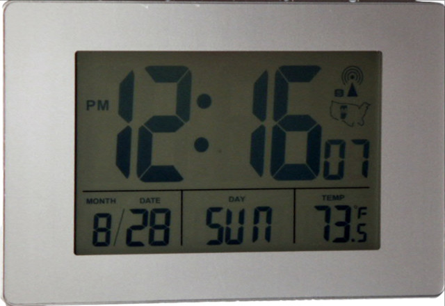 Atomic Lcd Clock With 1 75 Numbers And Ons On Top For Easy Atomic Lcd Clock With 1 75 Numbers And