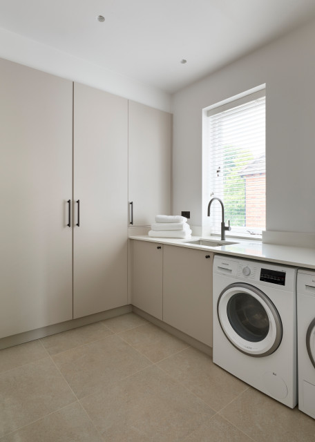 Woodside Avenue contemporary-service-yard
