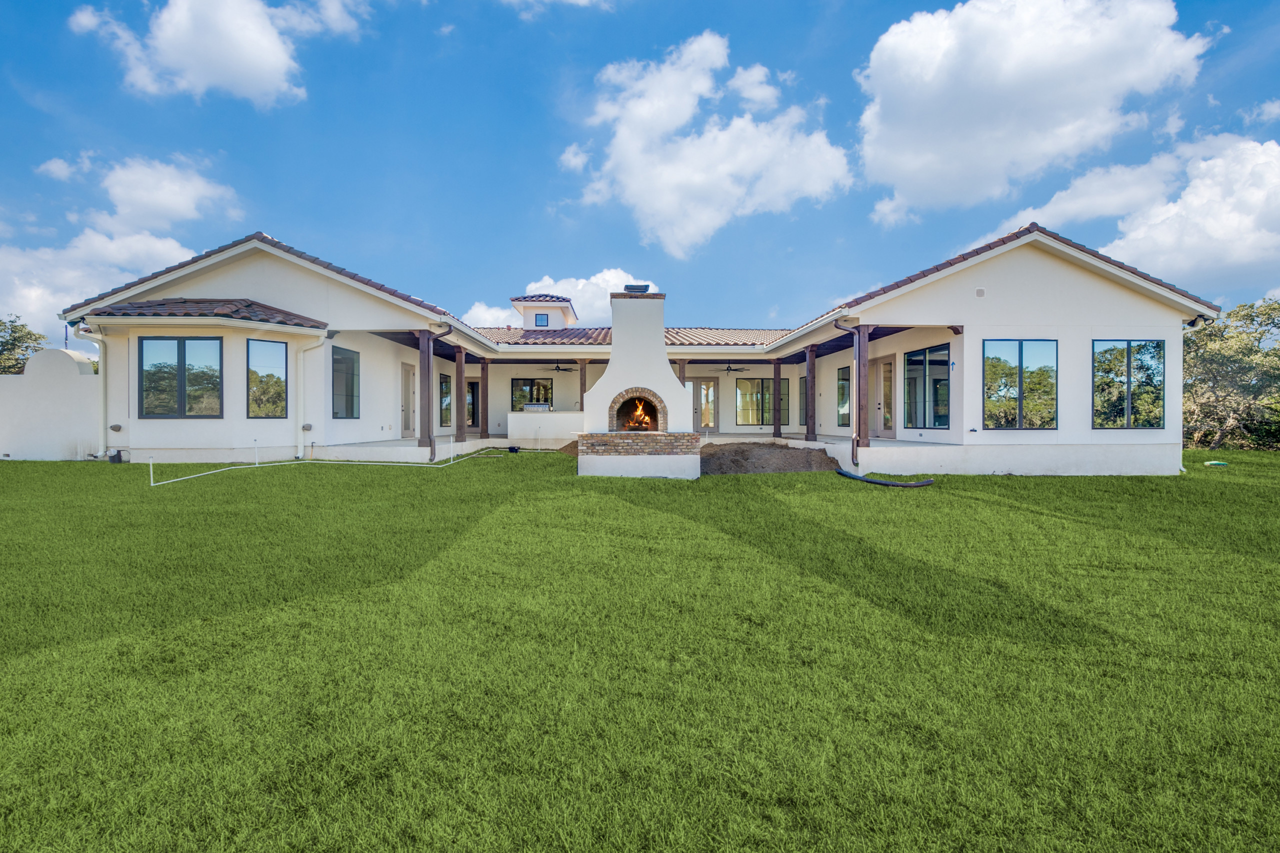 Spanish: 3,430 ft², 4 BR/3.5 BA/1 ST