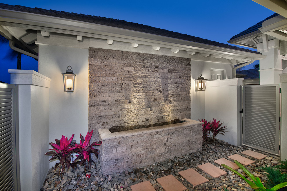 Elegant porch photo in Miami
