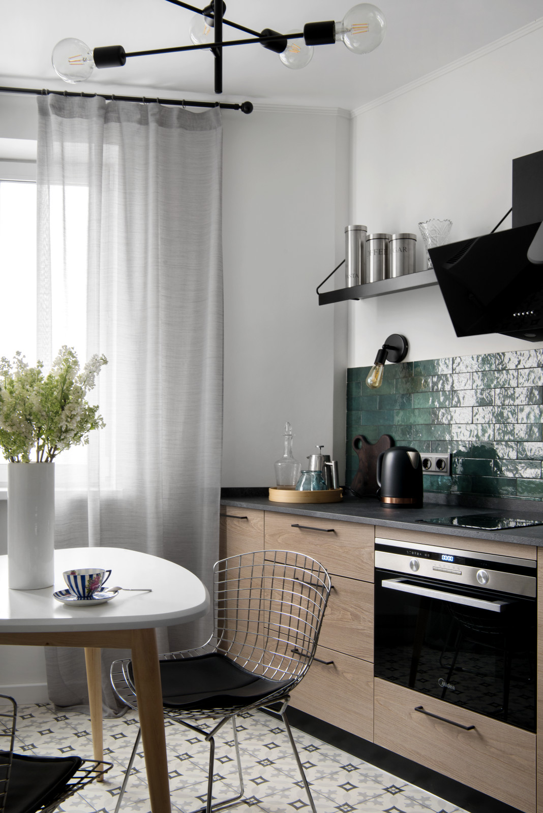 Кухня в однушке превратилась в кабинет