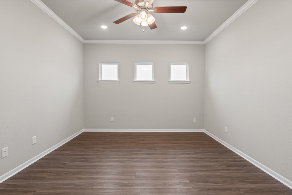 Inspiration for a mid-sized transitional home design remodel in Austin