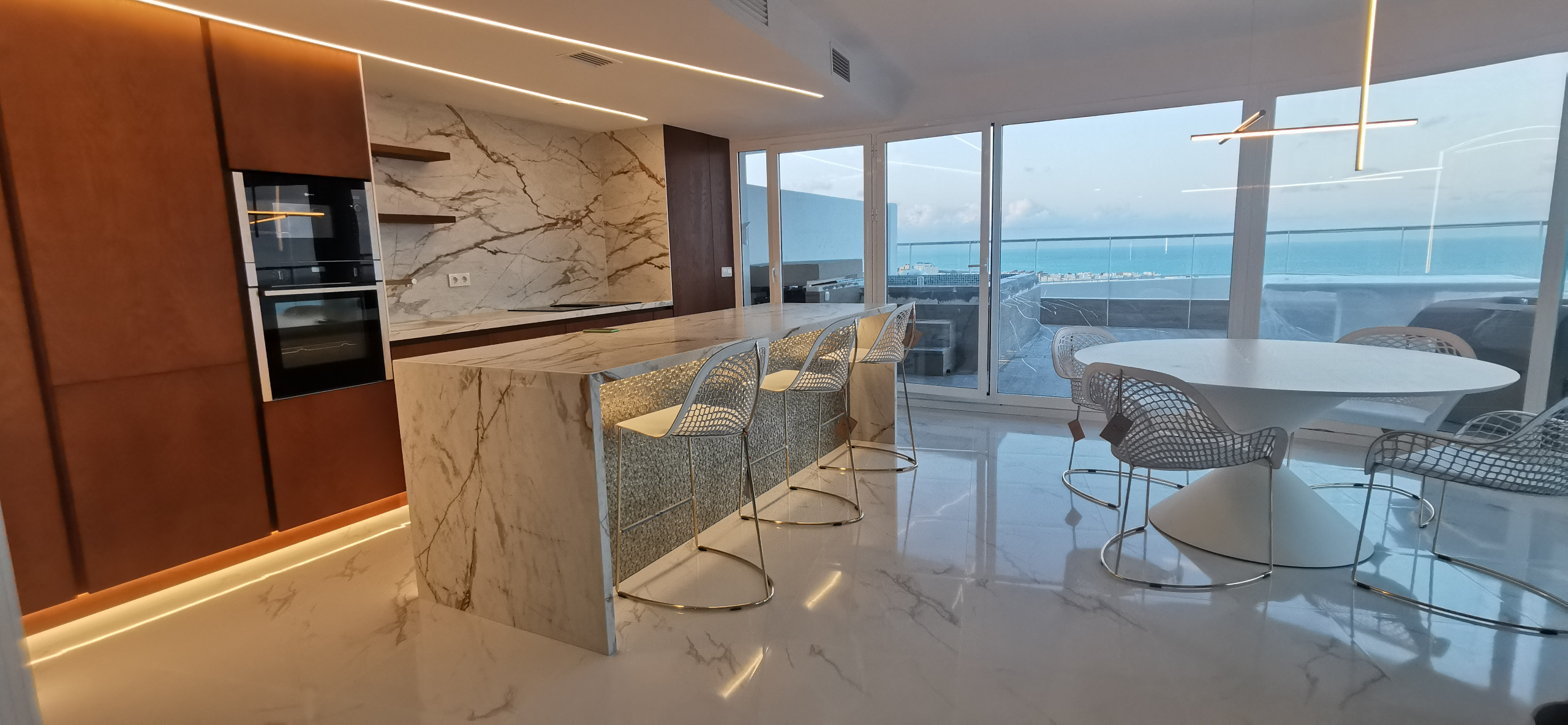 Proyecto de interiorismo/ reforma integral Ático junto al mar ( en curso)