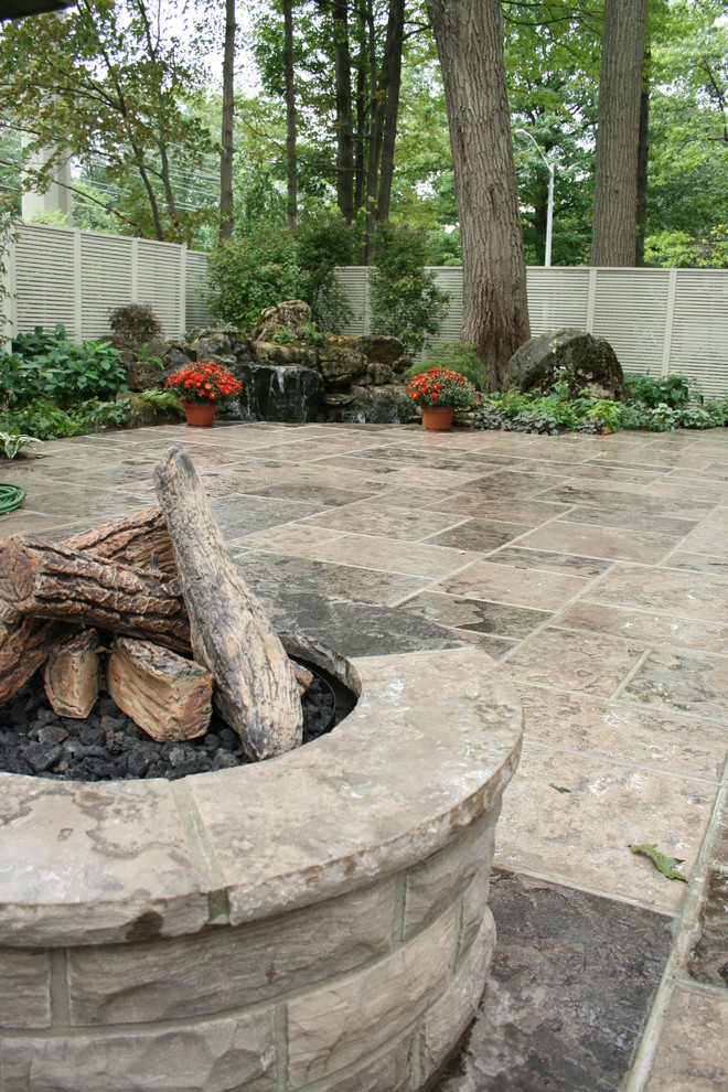 Transitional patio photo in Toronto