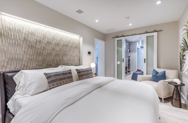 Miami renovation modern-schlafzimmer