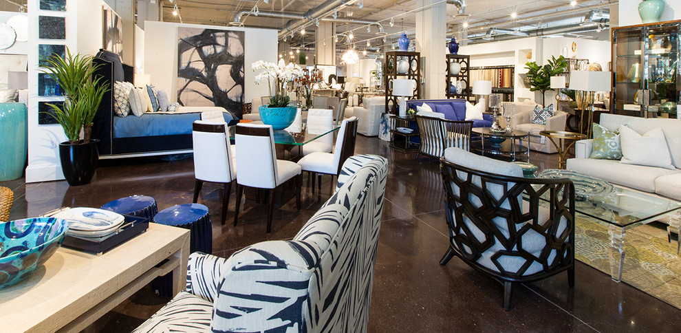 Example of a transitional home design design in Miami