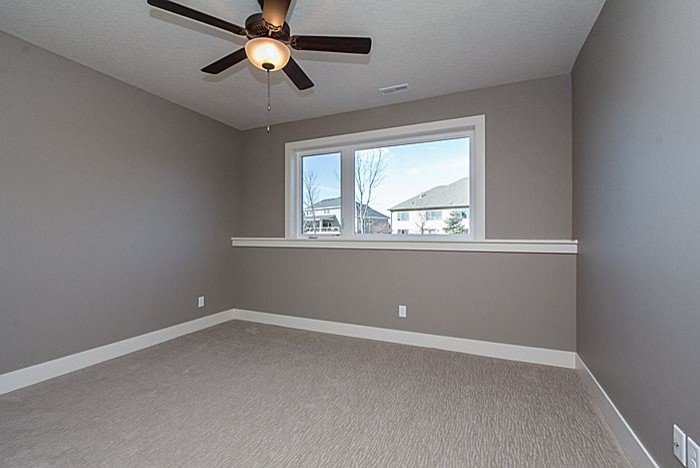 Bedroom - transitional bedroom idea