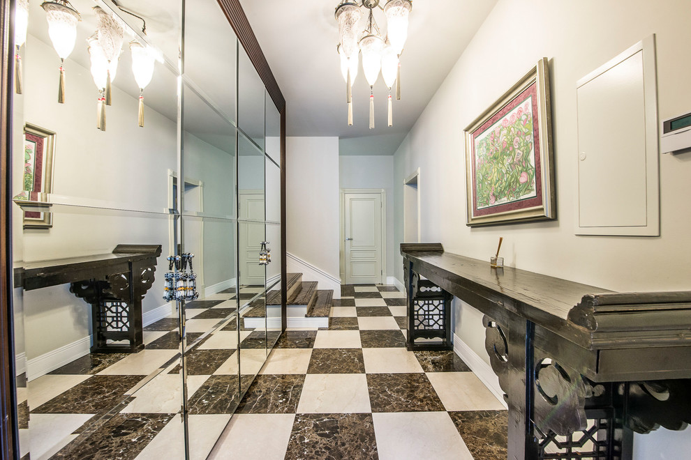 Дом с бассейном