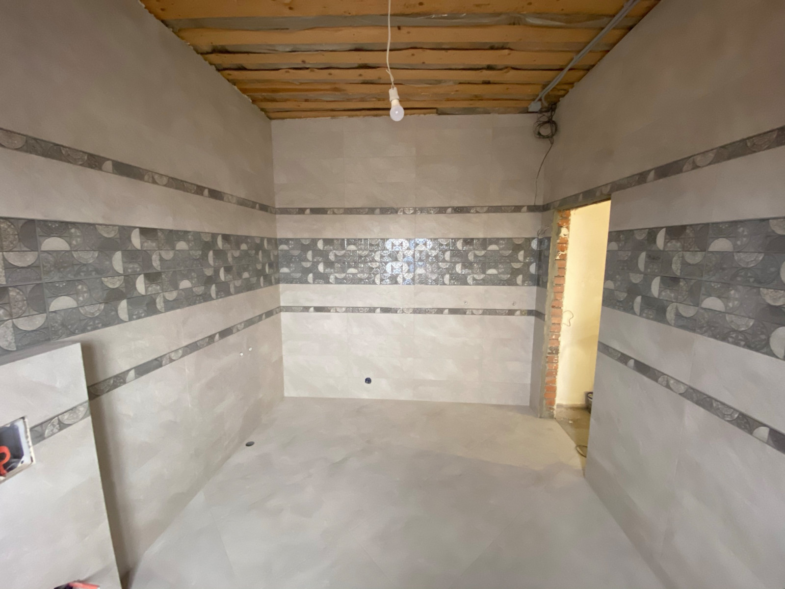 Укладка керамогранита в ваной