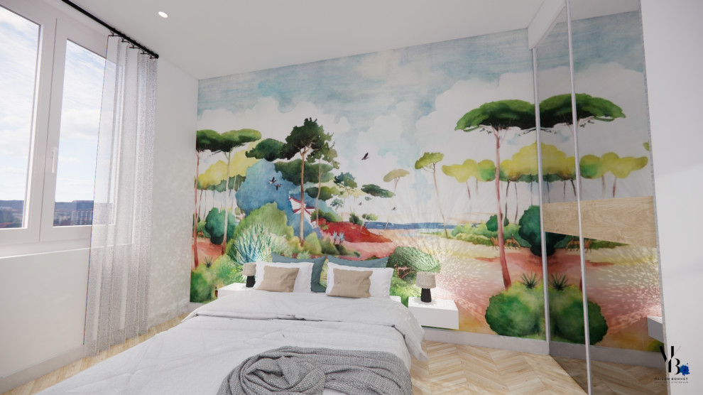 Inspiration pour une chambre parentale minimaliste de taille moyenne avec parquet clair, un sol beige, du papier peint, dressing, un mur blanc et aucune cheminée.