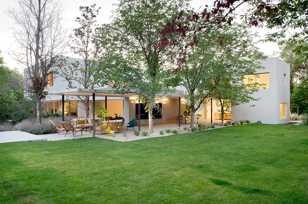 Design ideas for a contemporary exterior in Madrid.