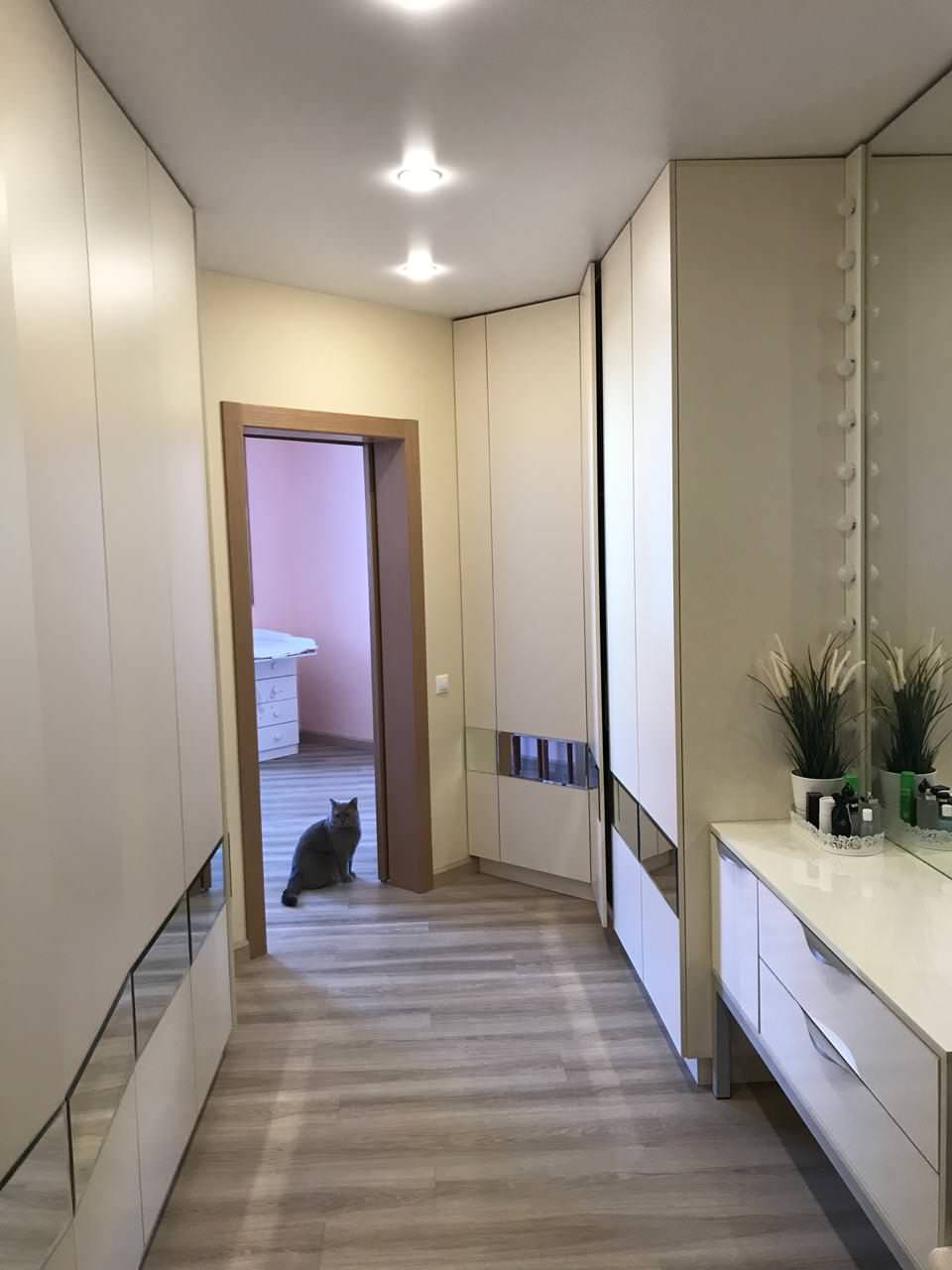 Индустриальный двухкомнатная 70 м2.