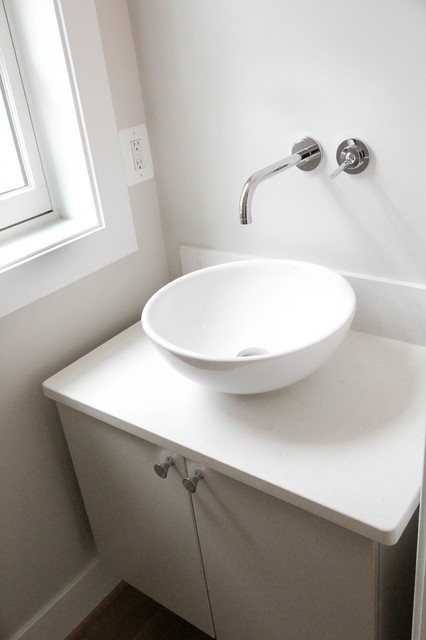 Historic Renovation minimalistisch-gaestetoilette