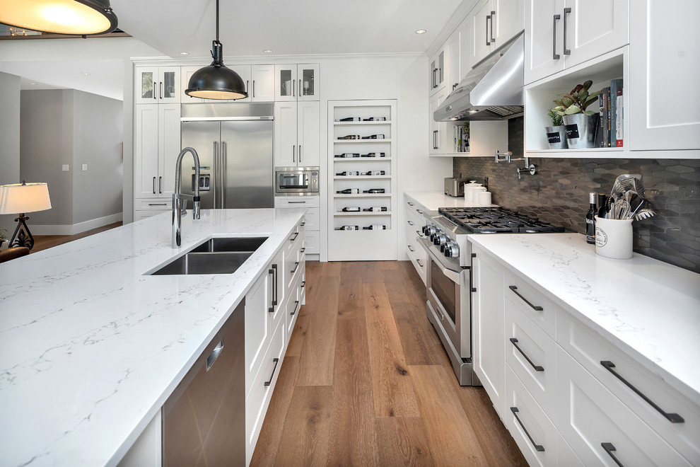 Kitchen - transitional kitchen idea