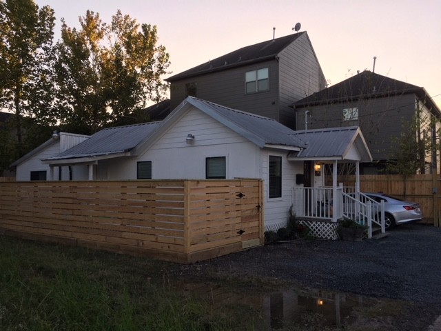 Cottage Wood Fence - Horizontal