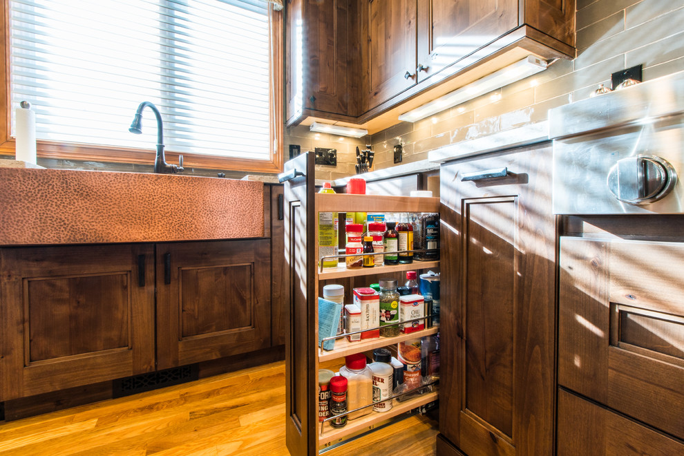 Kitchen - mid-sized transitional kitchen idea in Denver
