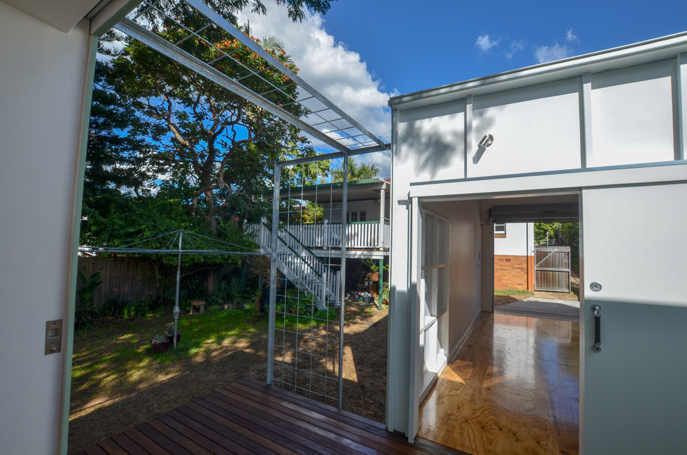 Design ideas for a modern garage in Brisbane.