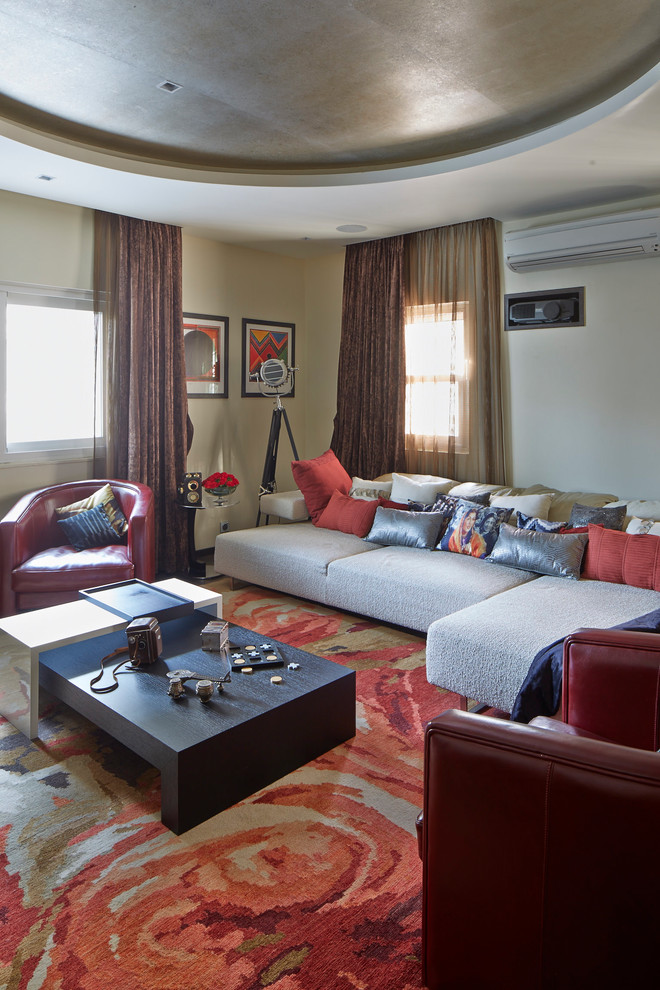 This is an example of a contemporary home theatre in Mumbai.