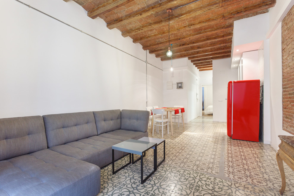 Foto de sala de estar urbana pequeña