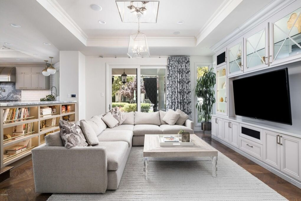 Paradise Valley Mansion as 1099 to PHX Architecture