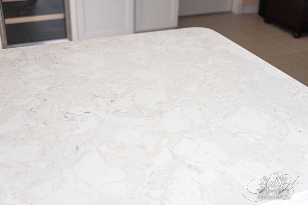 Inspiration for a transitional kitchen remodel in Orlando