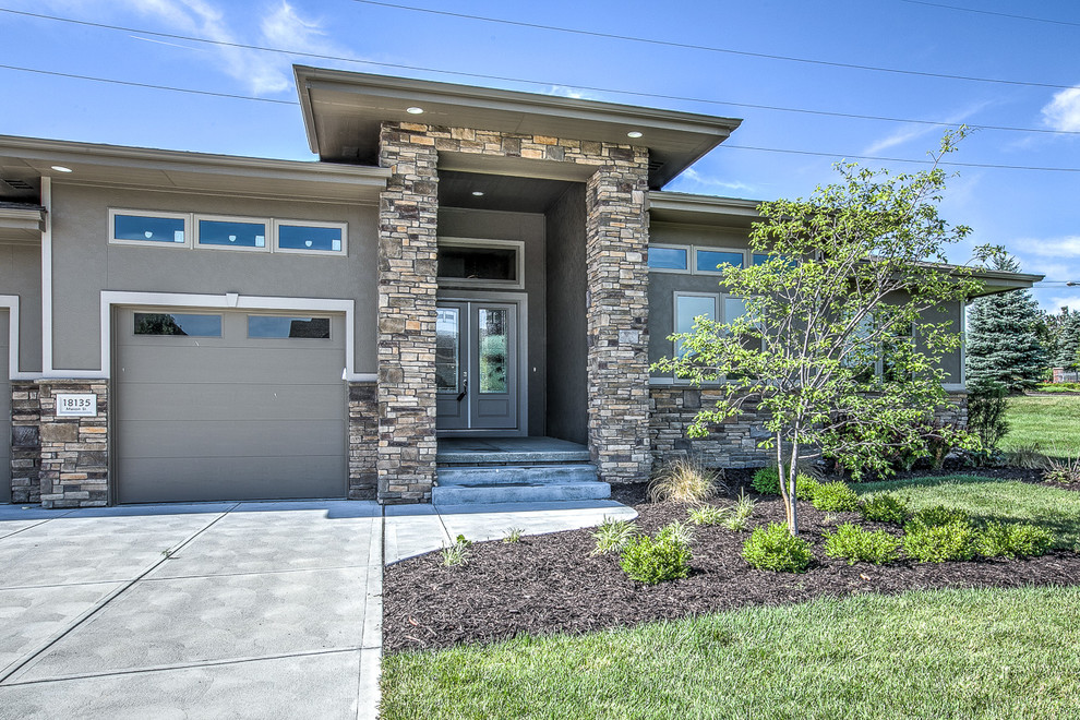 Home design - transitional home design idea in Omaha