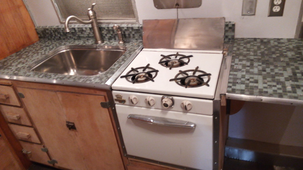 Inspiration for a rustic home design remodel in Austin