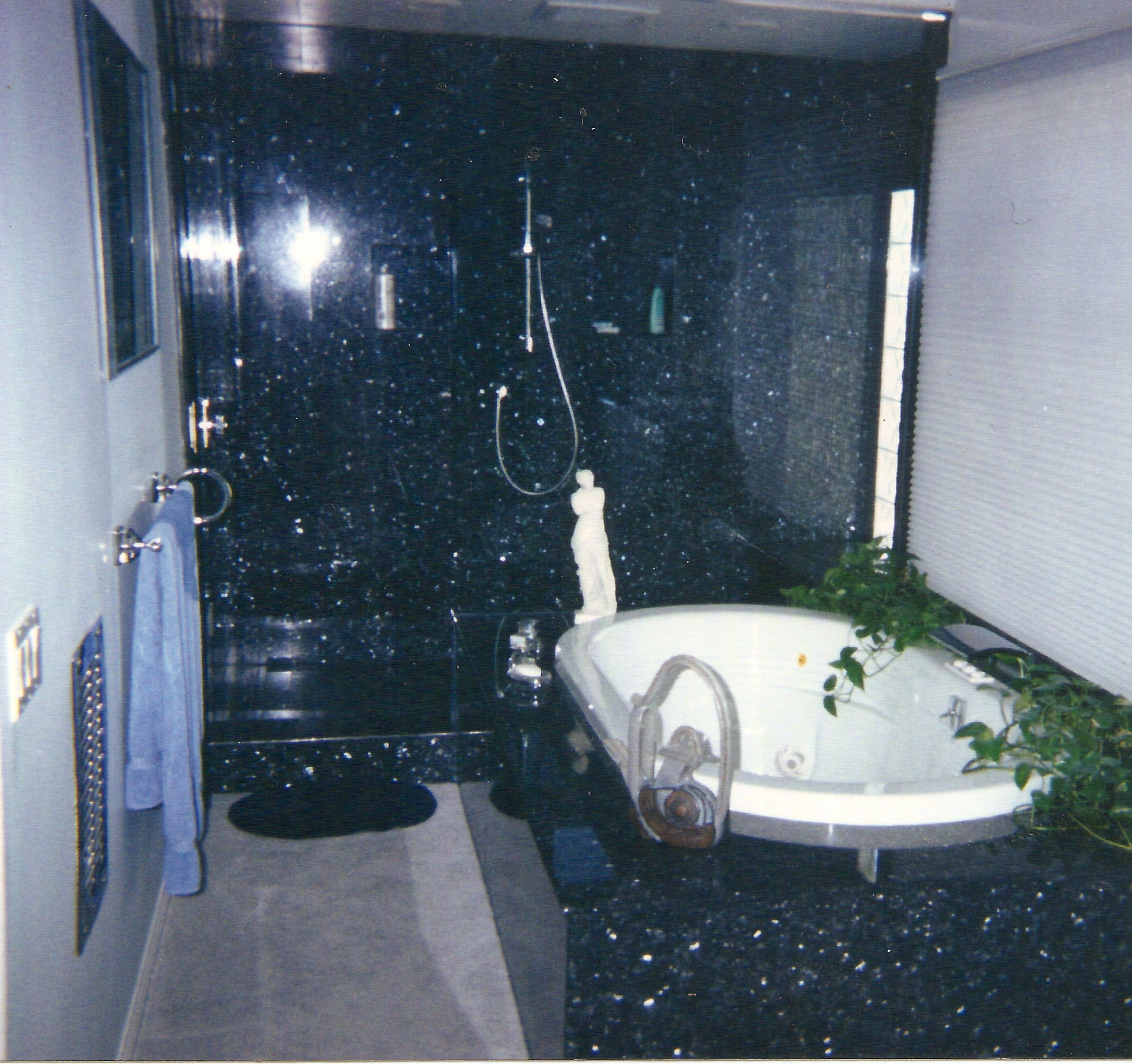 Stone Slab Bathrooms - Kaua'i