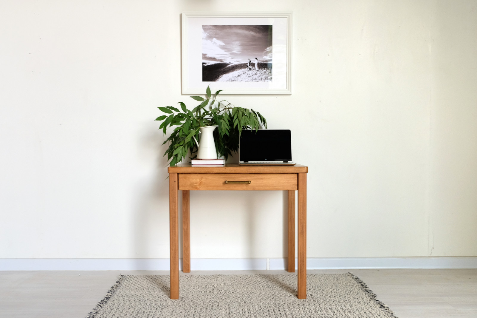 Набор мебели с жалюзийными фасадами